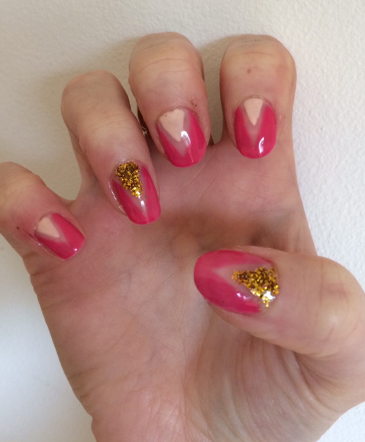 Geometric-glitter-nail-art