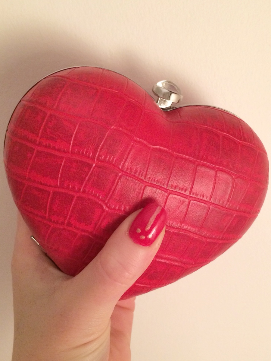 Red gold nail art W=900 H=1197 Red-gold-nail-art