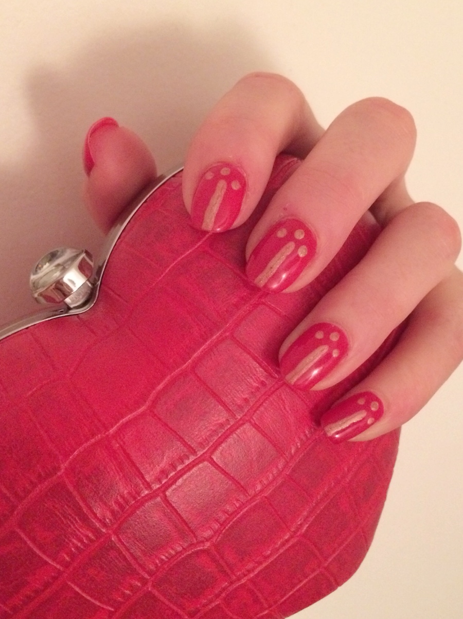 Red good nail art W=900 H=1203 Red-gold-nail-art