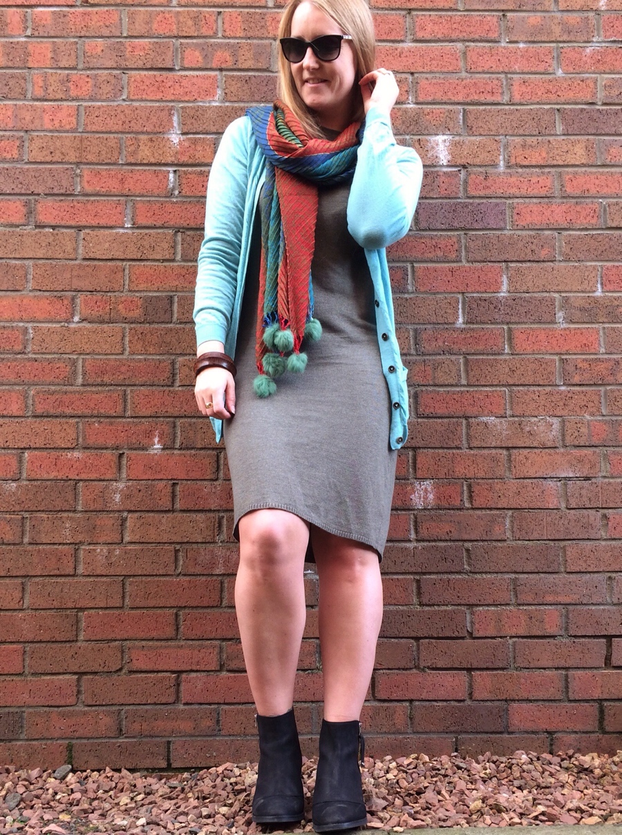 Wool dress layers W=900 H=1209 Wool-dress-layers-scarf