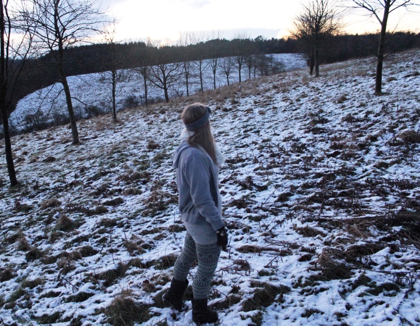 Grey winter leggings layered hoodie W=850 H=660 Grey-winter-leggings-layered-hoodie-Glasgow