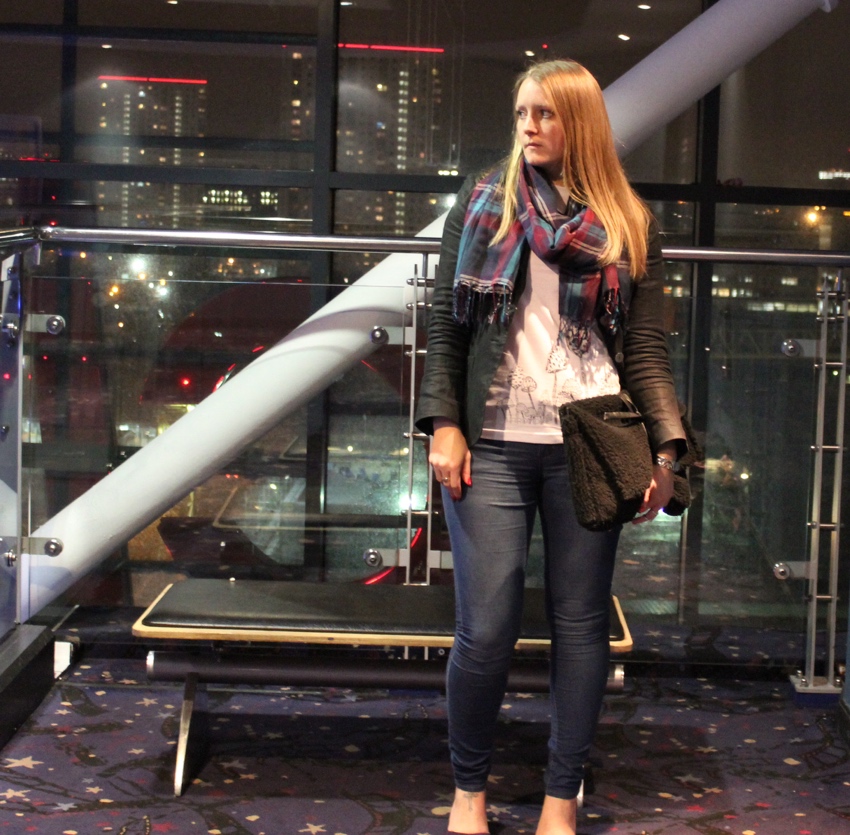 Jeans heels tee blazer outfit W=850 H=835 Jeans-heels-tee-blazer-outfit