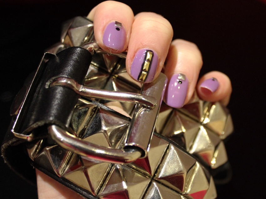 Lilac-studded-nail-art-diy