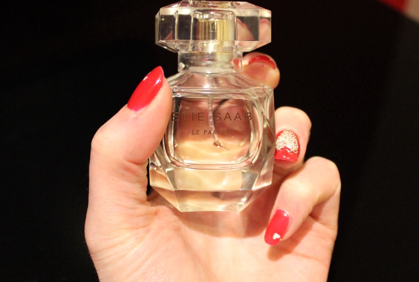 Red-caviar-heart-nail-art-tutorial