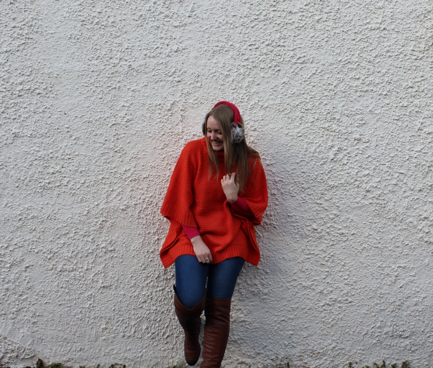 Seventies-style-poncho-pink-accessories