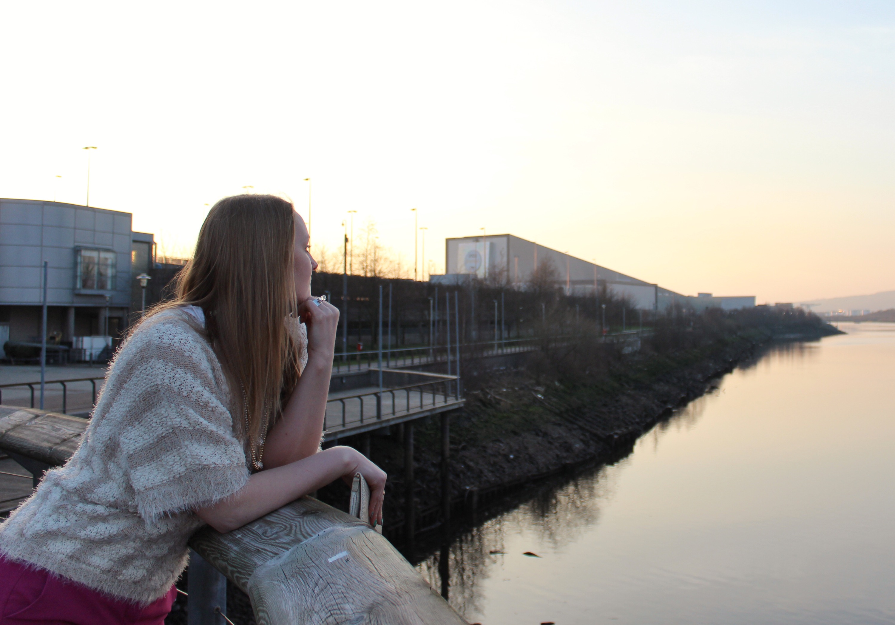 glasgow-livinginaboxx-fashion-streetstyle-pink-trousers