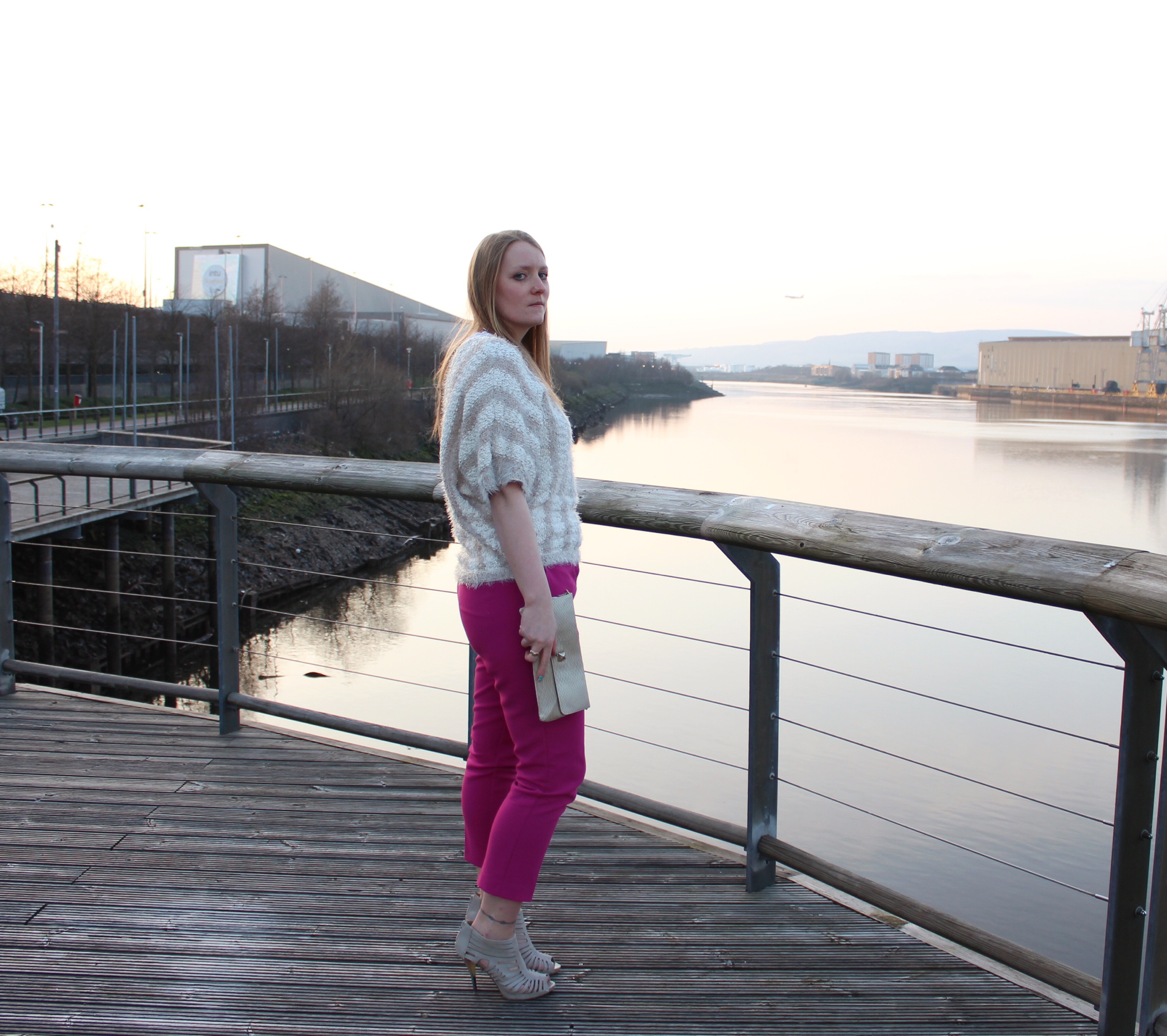 glasgow-livinginaboxx-fashion-streetstyle-pink-trousers