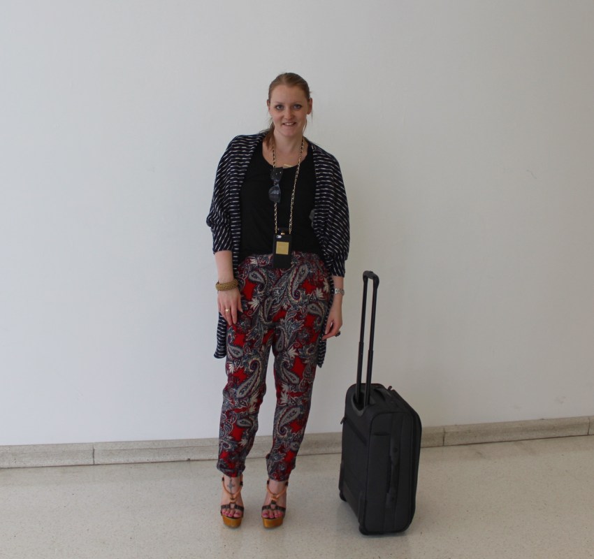 comfy-travel-outfit-tips