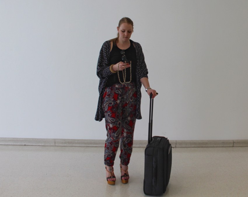 comfy-travel-outfit-tips