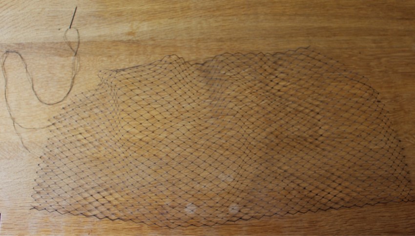 DIY-Fascinator-birdcage-feathers-tutorial