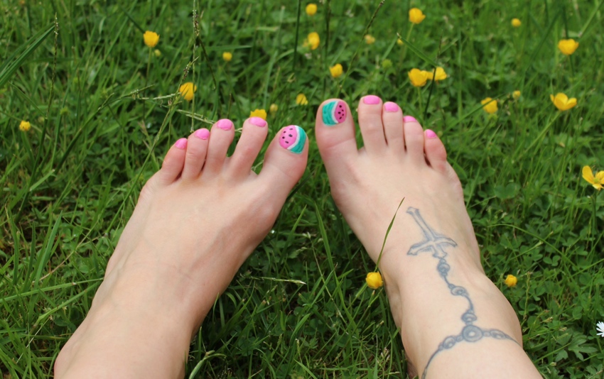 Watermelon fruit toe nail art tutorial W=850 H=534 Watermelon-fruit-toe-nail-art-tutorial