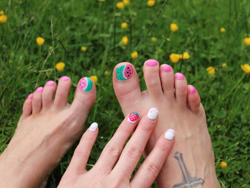 Watermelon toe nail art tutorial W=850 H=641 Watermelon-fruit-toe-nail-art-tutorial