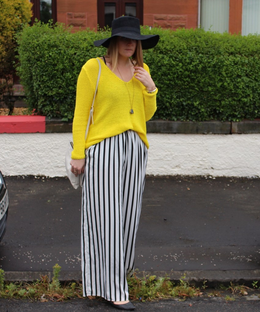 Yellow-sweater-striped-palazzo-seventies-outfit