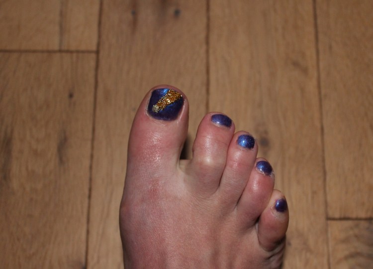 Purple-caviar-flashes-nail-art-tutorial