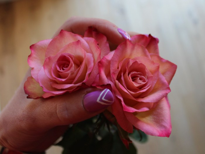 Lilac-geometric-stripe-nail-art