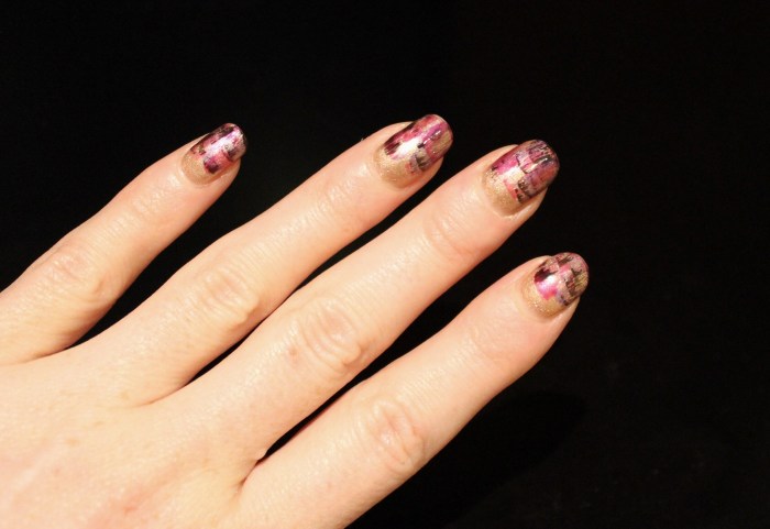 Gold-dry-brush-nail-art-tutorial