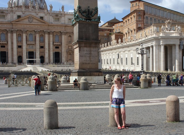 Rome-Vatican-travel-guide-street-style