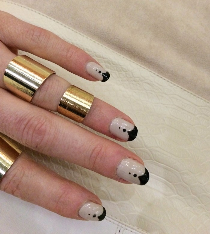 Black-tips-fancy-French-manicure-tutorial
