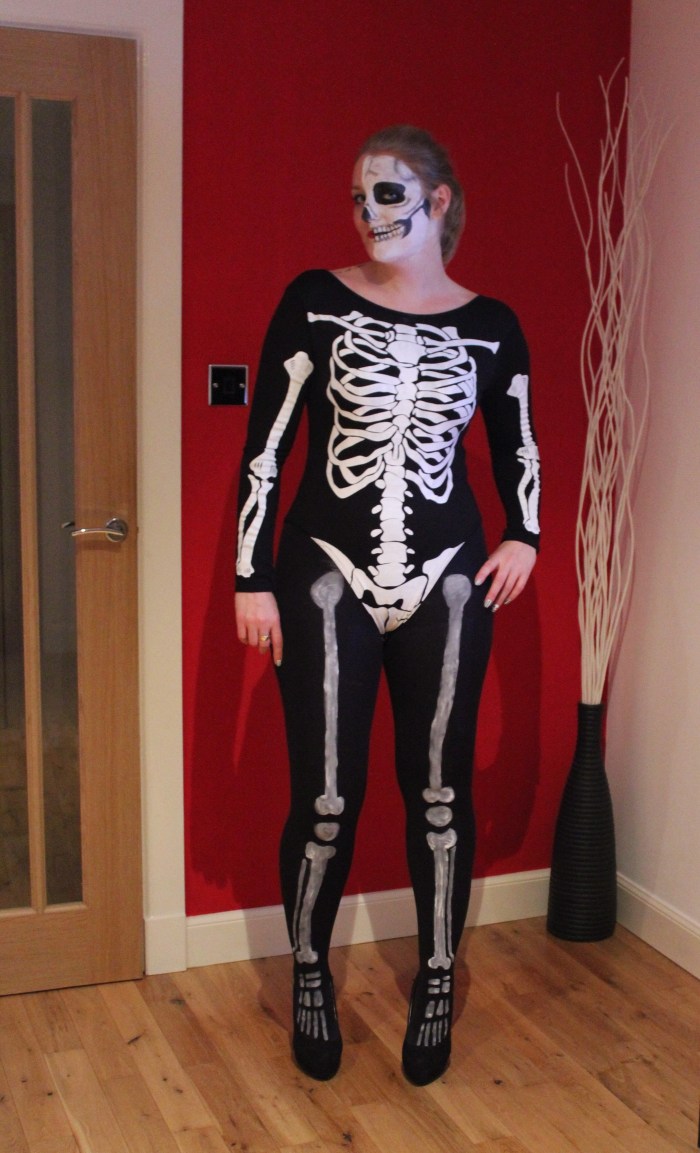 Halloween-skeleton-costume-DIY