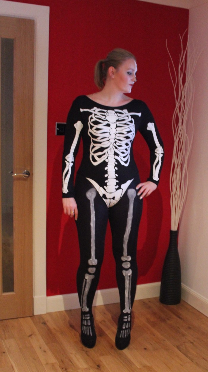 Halloween-skeleton-costume-DIY