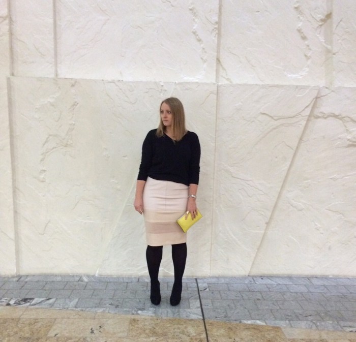 Nude-leather-pencil-skirt-fall-outfit