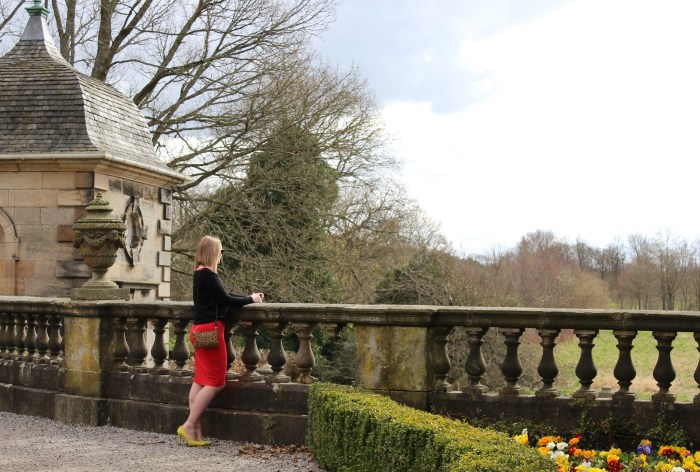 Red-lime-Spring-outfit-country-park-Glasgow