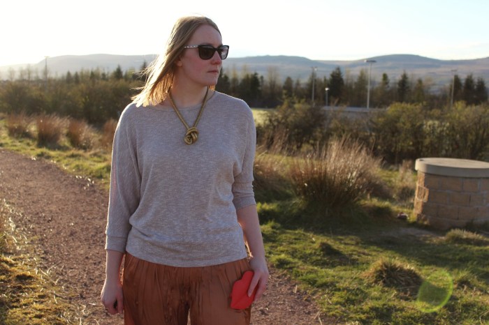 Spring-outfit-Gold-palazzo-pants-jumper