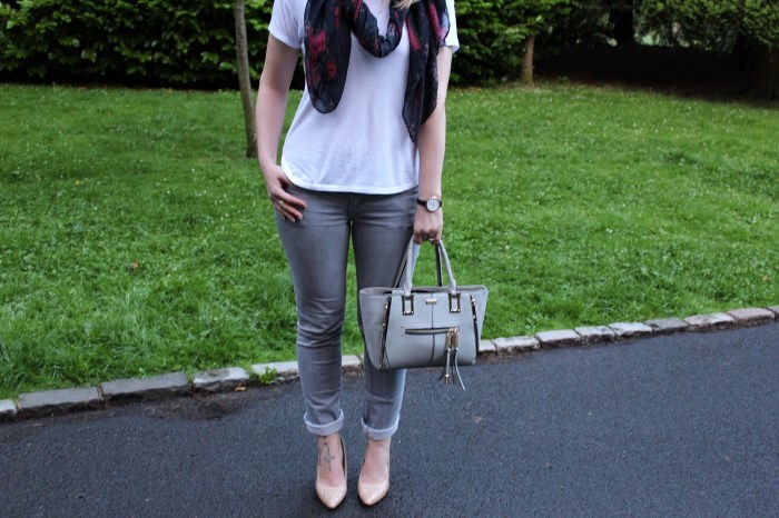 Grey-jeans-simple-street-style-Glasgow-blog