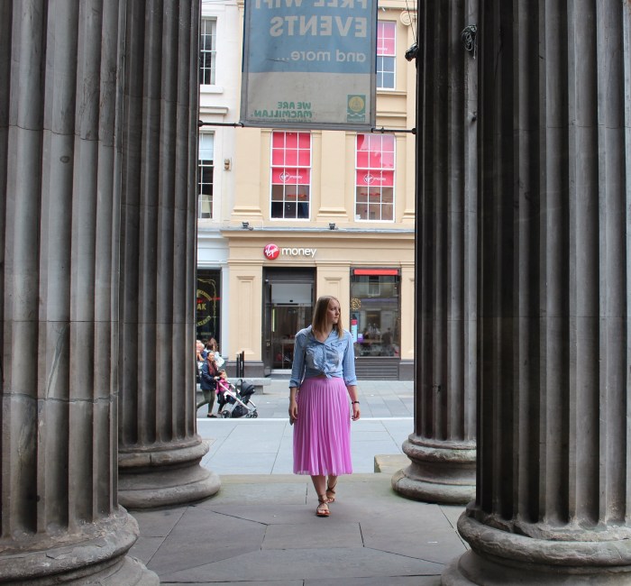 Pleated-midi-skirt-with-knotted-denim-shirt-street-style