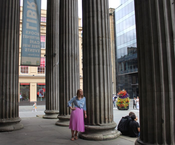 Pleated-midi-skirt-with-knotted-denim-shirt-street-style