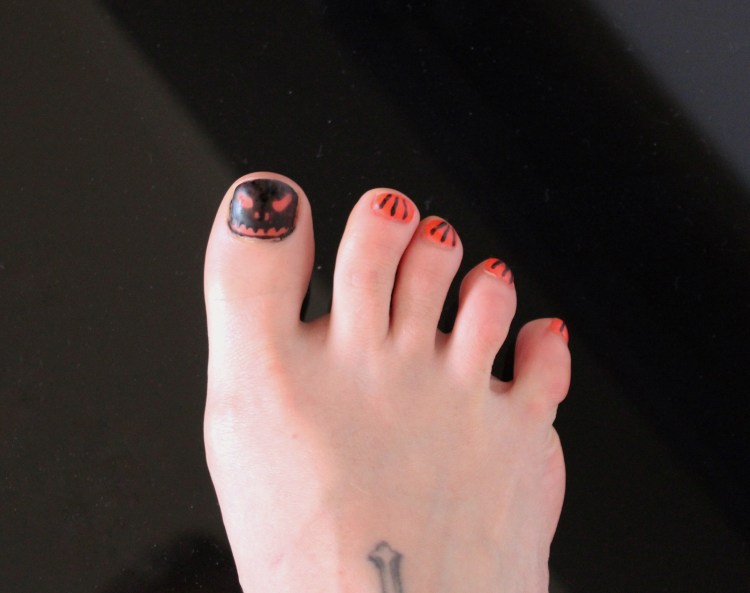 Halloween Nails | Pumpkin nail art design tutorial by UK Fashion Blogger Lauren Maria Halloween-nail-art-pumpkin-nail-art-design-tutorial-living-in-a-Boxx