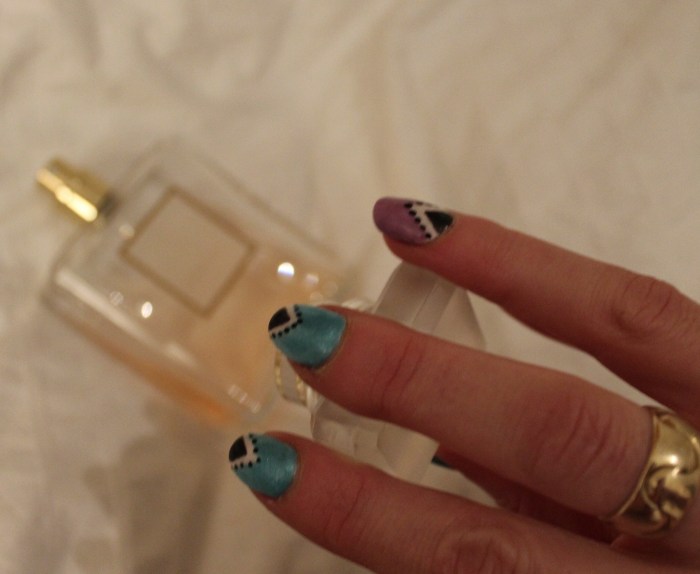 Living-a-Boxx-green-purple-triangle-nail-art-tutorial