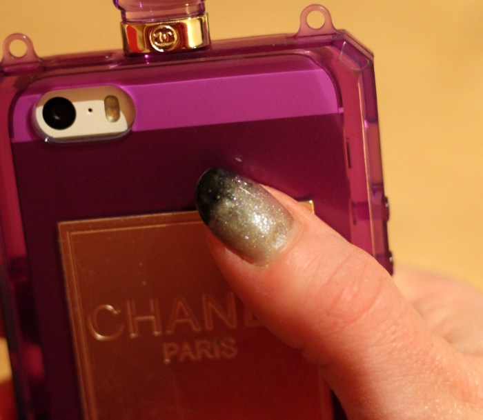 Living-In-a-Boxx-ombré-dark-nail-art-tutorial