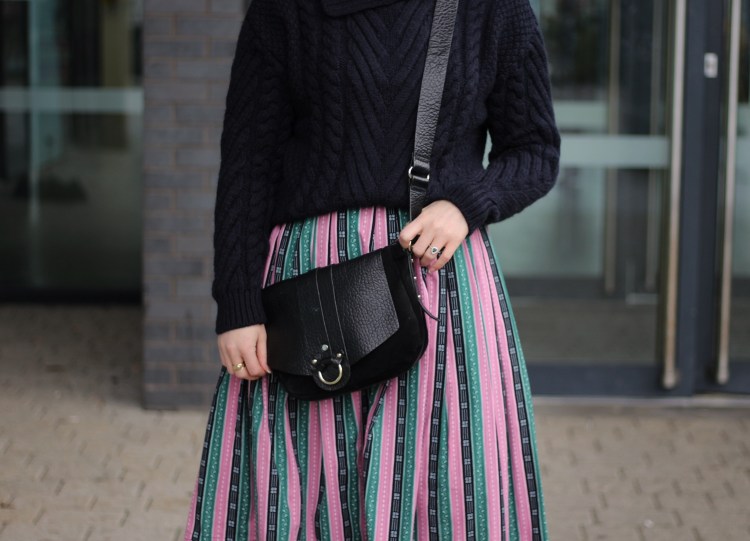 Living-in-a-boxx-striped-skirt-vintage-Zara-knit-winter-street-style