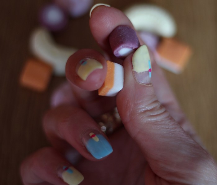 living-in-a-boxx-bright-pastel-colour-nail-art-tutorial