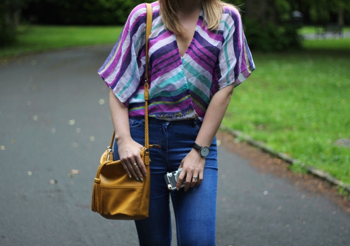 living-in-a-boxx-striped-shirt-street-style
