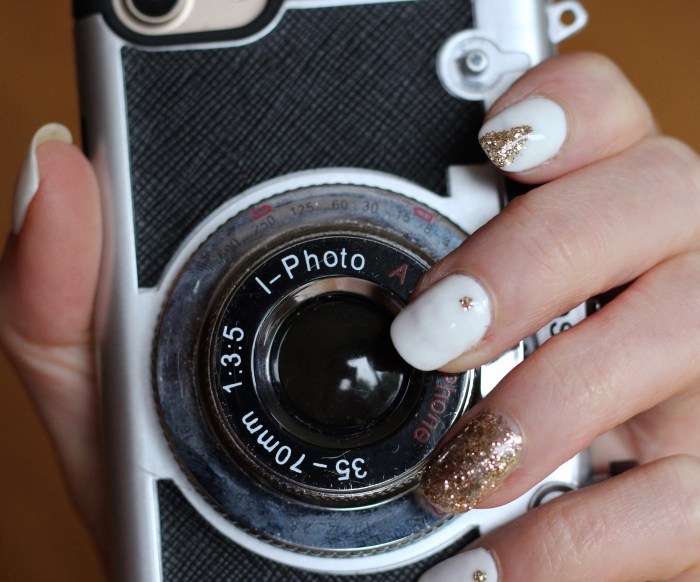 Like A Shot of Pure Gold | white and gold nail art from UK Fashion a Blogger Lauren Maria