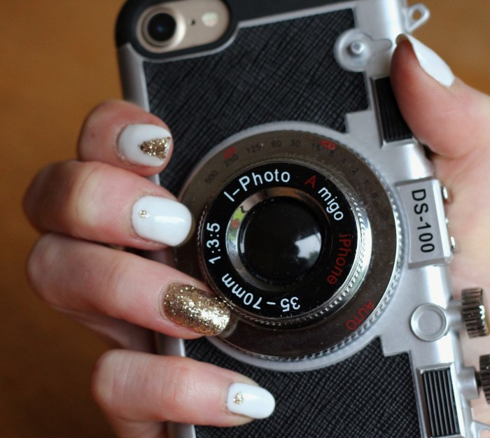 Like A Shot of Pure Gold | white and gold nail art from UK Fashion a Blogger Lauren Maria