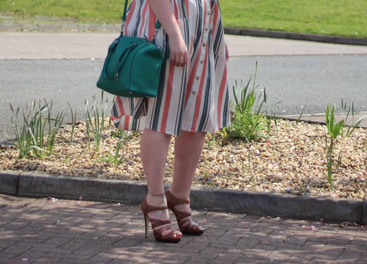 Sun Sun Sun, Here It Comes | summer street style Primark bargains from U.K. Fashion Blogger Lauren Maria